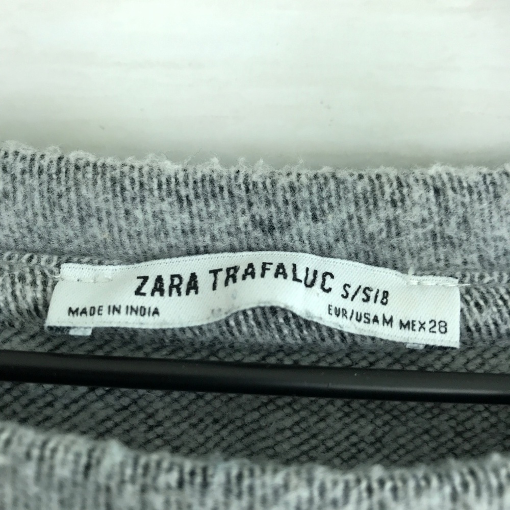SOLD Oversized Boxy Sweater Gray Fuzzy Knit Zara - Picture 6 of 6